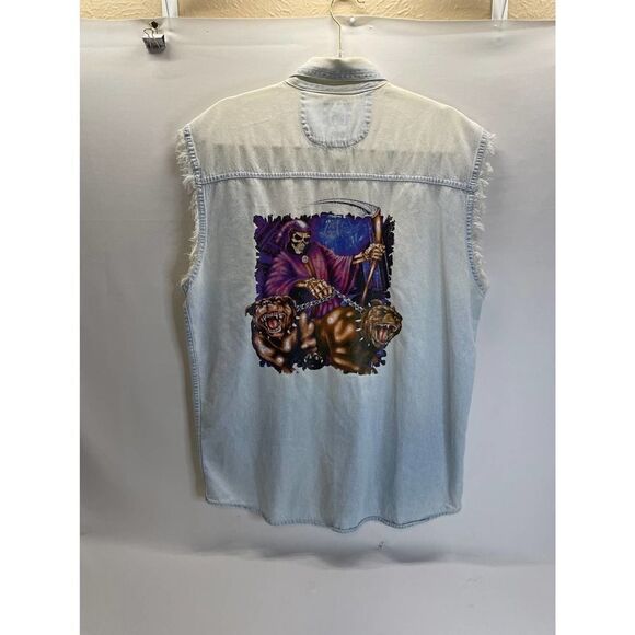 Biker Design Cut Off Light Wash Denim Shirt Graphic Skull Dogs Size Medium - Picture 10 of 10